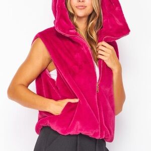 NWT Love Poem Faux Fur Hooded Vest. Sz Small
Color Magenta